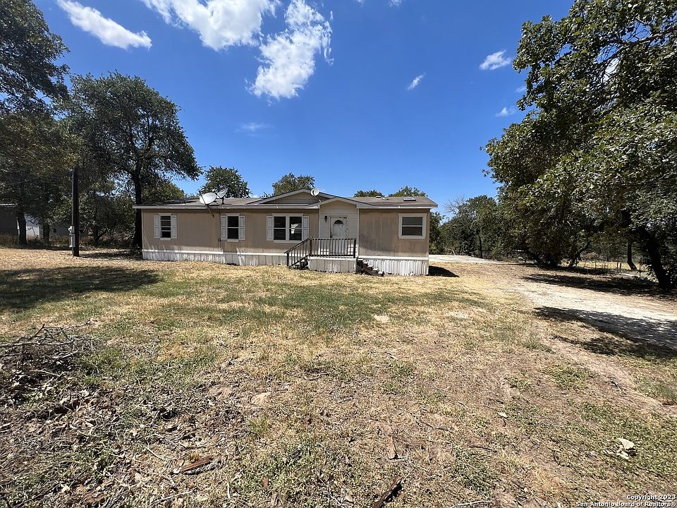 1st image of 465 ASHFORD CIR
