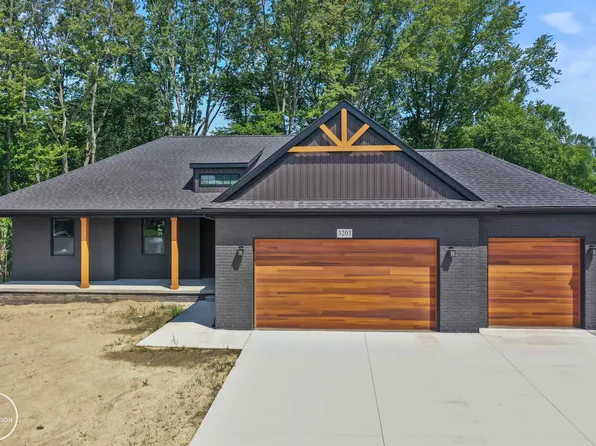 3203 Regatta Ln #22, Saint Clair, MI 48079