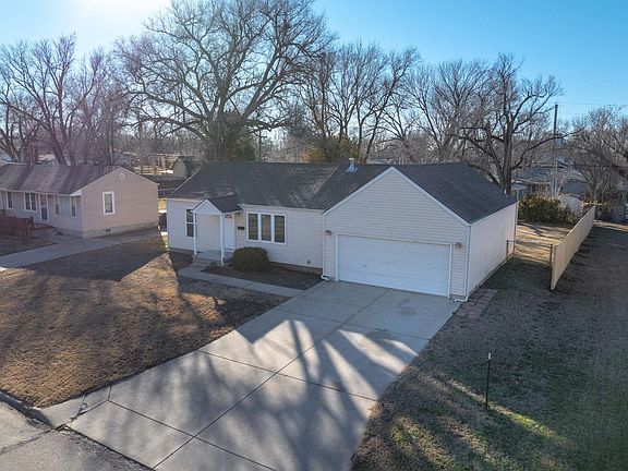 3rd image of 1619 Robbins St