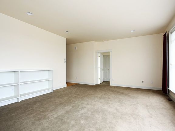 4th image of 2315 Glen Kerry Ct SE