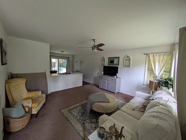 109 Dunn Ave — Photo 5