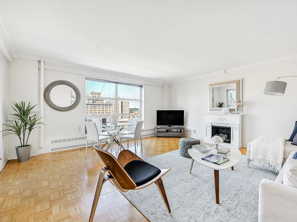 1st image of 70 La Salle St APT 13H