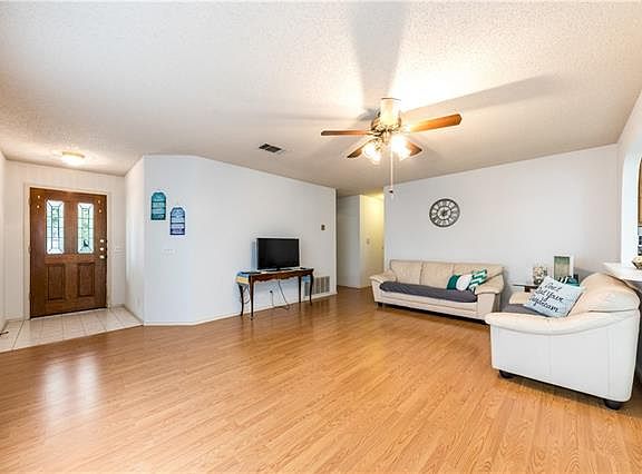 5th image of 1615 Eagle Wing Dr