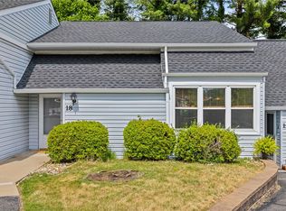 18 Blueberry Ln, Wexford, PA 15090