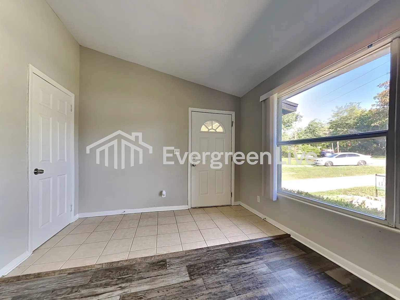 3 bed, 1.0 bath, 1200 sqft, $1,245 — Photo 2