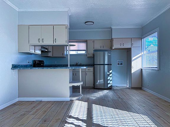 3rd image of 2427 Copper Ave #B