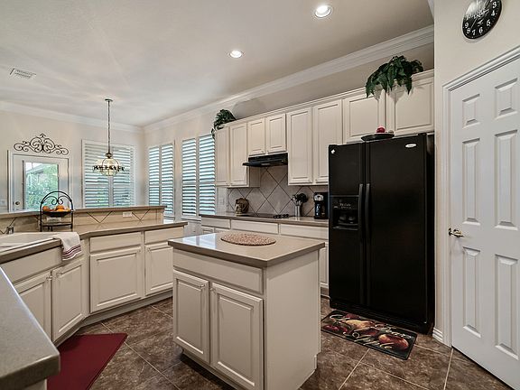 5th image of 366 Southern Hills Dr