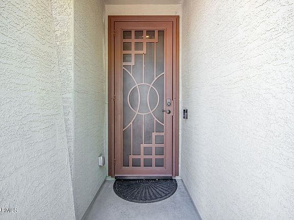 4th image of 2811 E Sunland Ave
