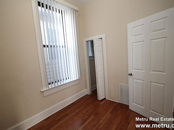 5th image of 2346 W McLean Ave #2M