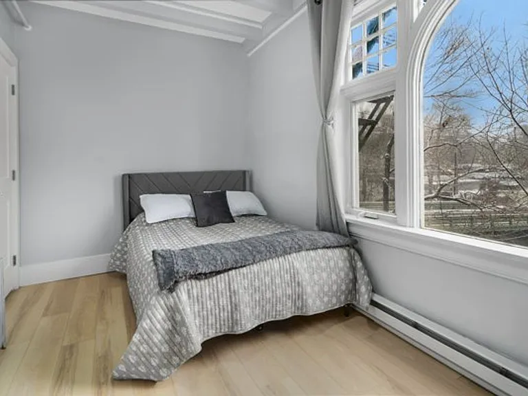 504 Stewart Ave — Photo 138