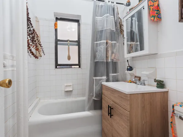 270 Harrison Avenue image 14 of 24