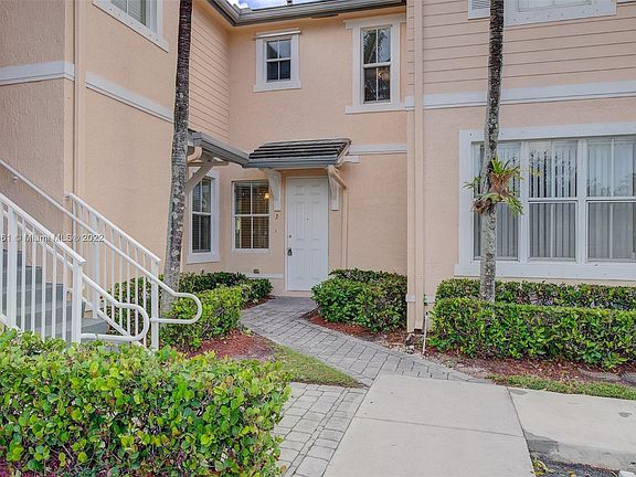 5th image of 2933 SE 2nd Dr Unit 3