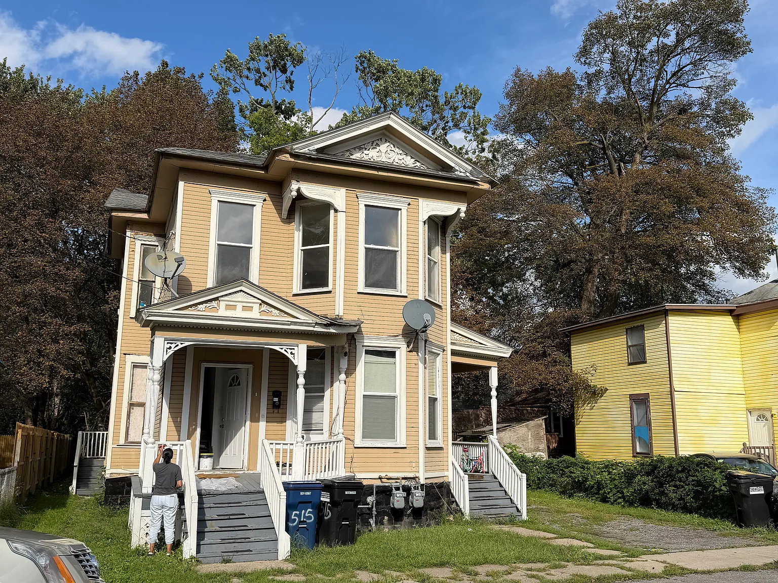 3 bed, 1300 sqft, $1,500 — Photo 1