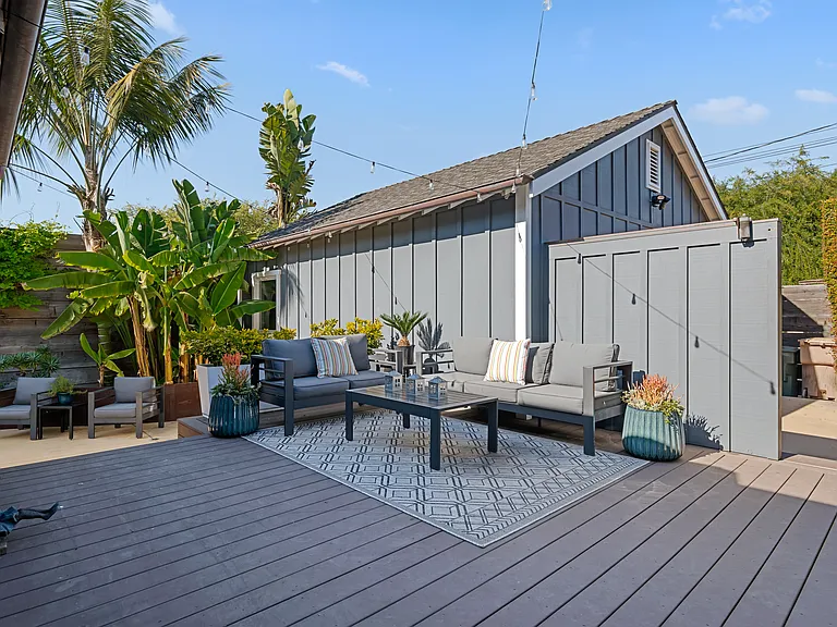 1093 Holly Ave — Photo 21