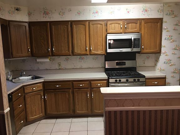 3rd image of 4329 Oakmont St