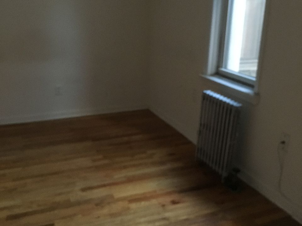 1st image of 2610 Hoyt Ave S #3R