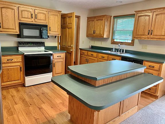 3rd image of 3178 Oak Dr