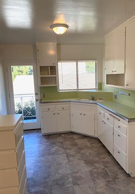 1st image of 827 Westmount Dr APT 5