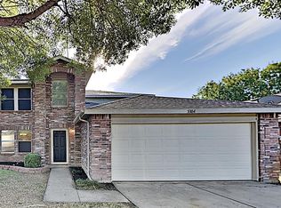 5304 Royal Burgess Dr, Fort Worth, TX 76135
