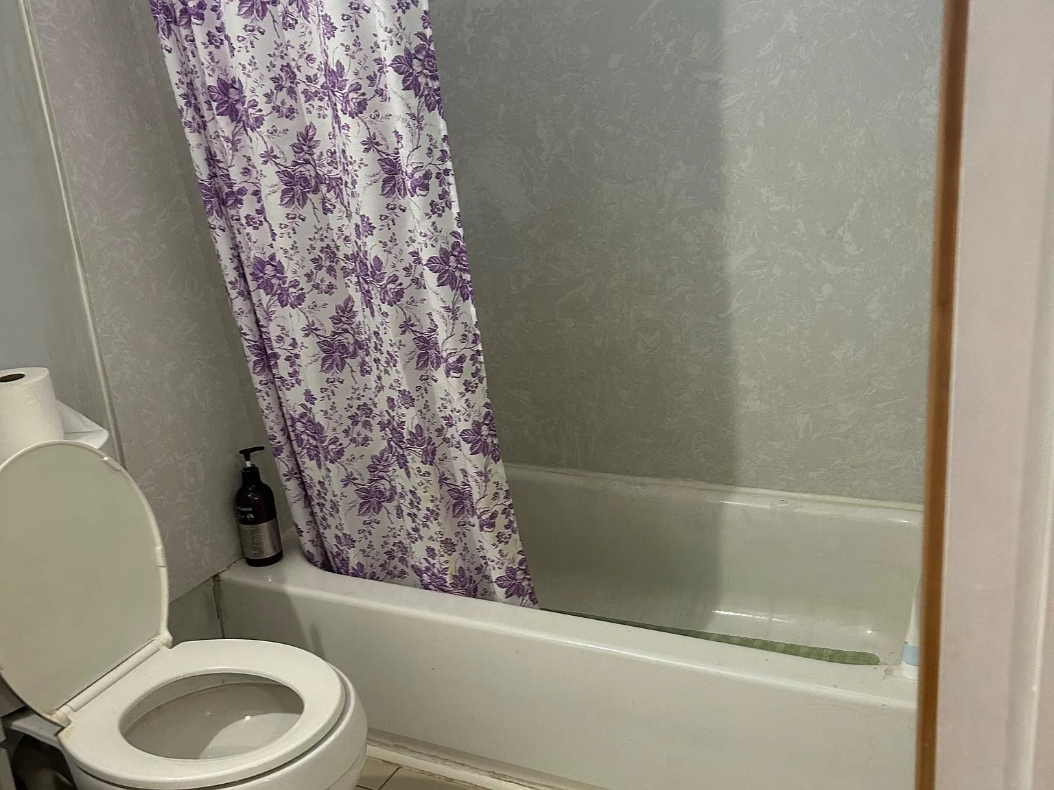 4 bed, 4.0 bath, 2800 sqft, $1,139 — Photo 4