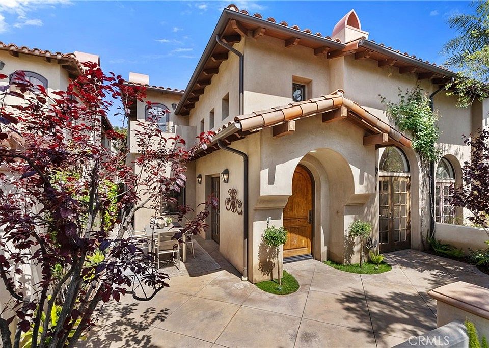 1st image of 409 Bolsa Ave