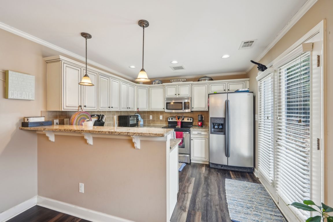 Arbor Meadows Dr-035.jpg