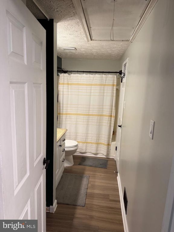 Apartment in Bowie - More