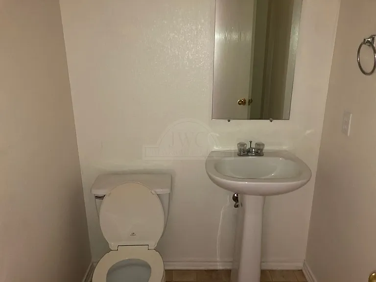 138 Ryan Cir — Photo 10