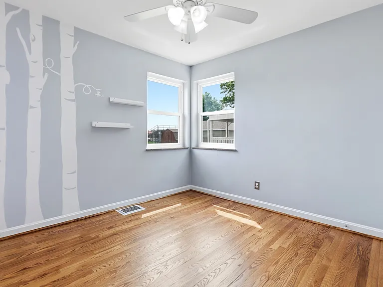 8330 Wexford Ave — Photo 9