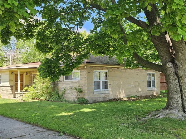 3324 Colgate Ave, Zion, IL 60099