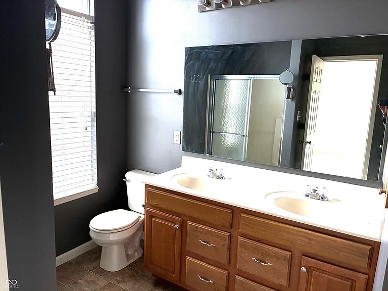 420 W Main St — Photo 27