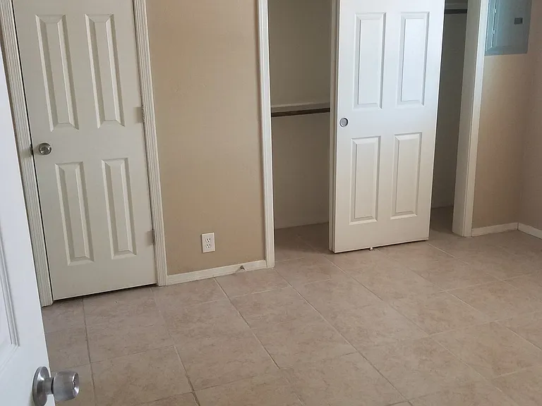 2303 N Ralph Ave #2303 — Photo 3