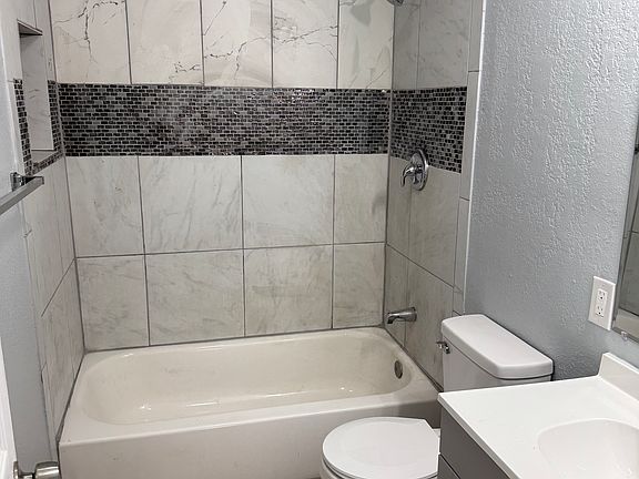 4th image of 2114 Jupiter St #2-3