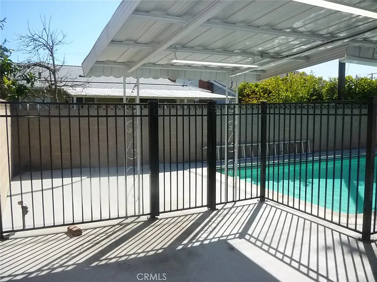 1432 W 172nd St — Photo 34