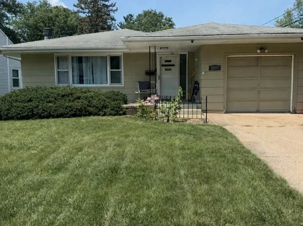 2107 Ohio Pkwy, Rockford, IL 61108