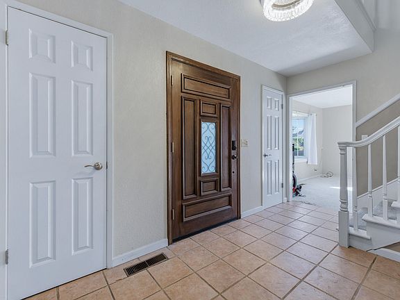 5th image of 1233 Redwood Lane