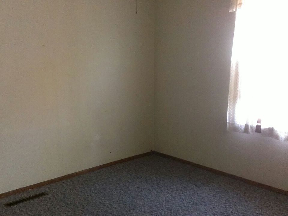 2nd image of 1305 W 13th St