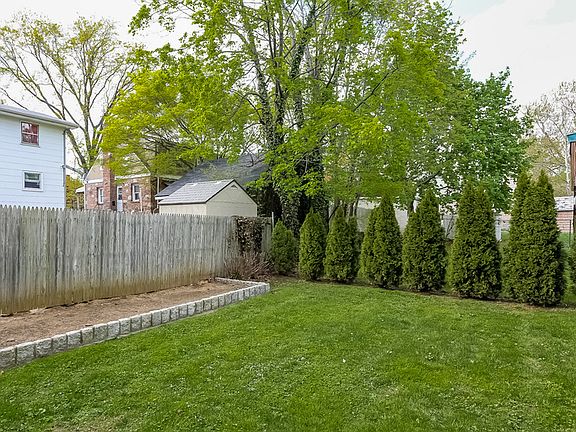 3rd image of 920 Howard Ave