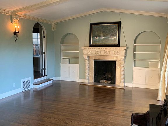 5th image of 631 W Poplar Ave