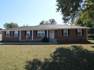 212 Oakdale Dr, Lebanon, TN 37087