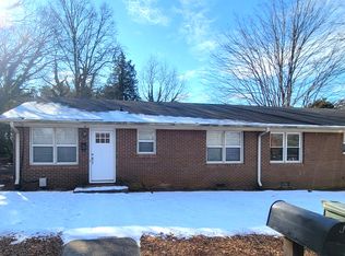 7 Carolina Ave, Lexington, NC 27292
