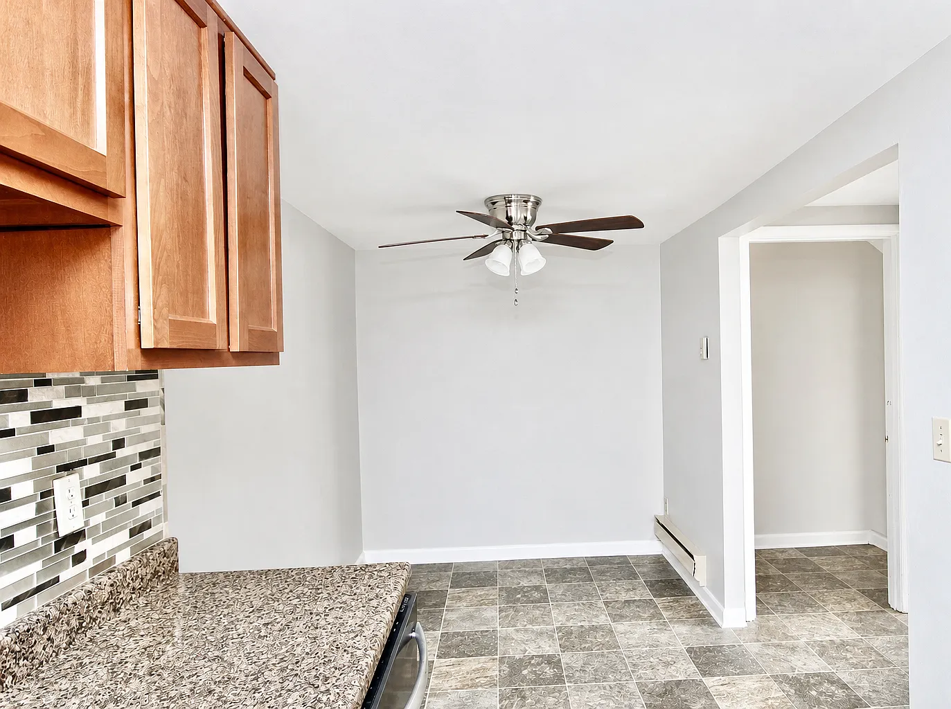 1 bed, 610 sqft, $850 — Photo 4
