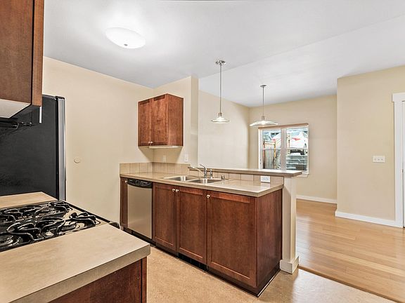 5th image of 4109 Martin Luther King Jr Way S