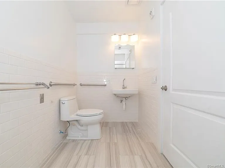 847 State St — Photo 2