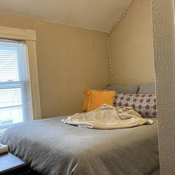 1124A Elmwood Ave — Photo 5