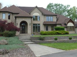 1 Hipp Brook Dr, Penfield, NY 14526