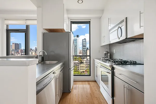 Rented by Compass | media 21