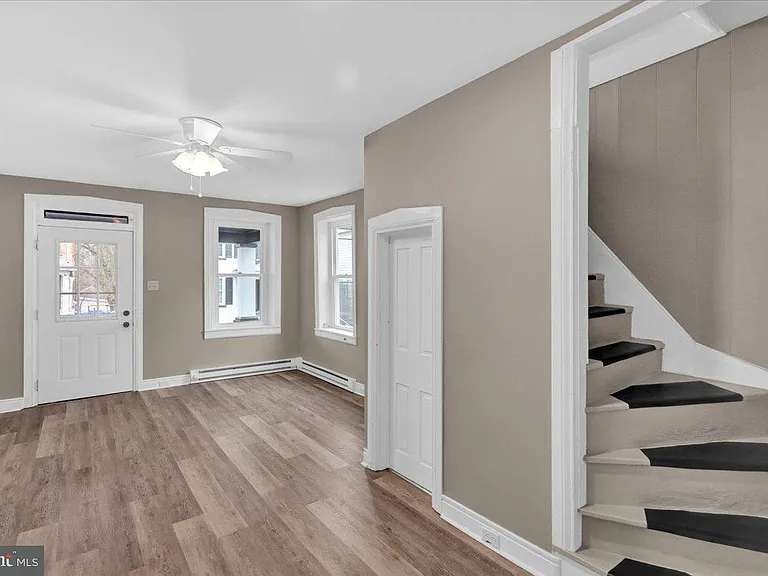 2102 Main St — Photo 6