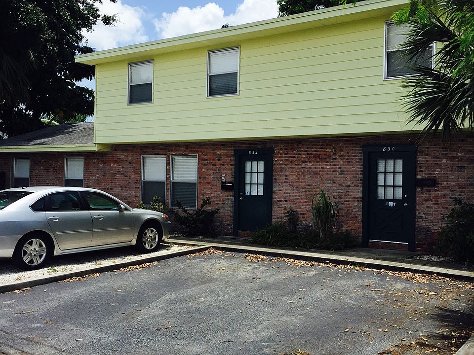 1st image of 830 NE 18th Ct