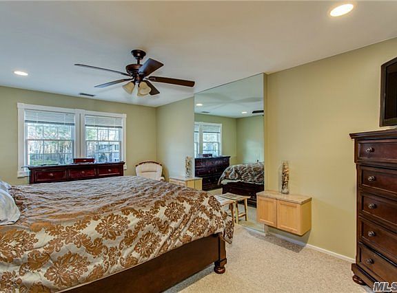 5th image of 135 Colony Dr